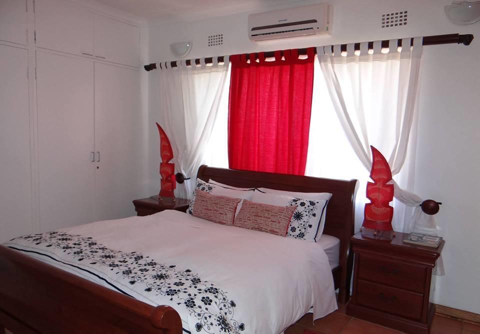 Sunflower Court Bed And Breakfast Габороне Екстериор снимка
