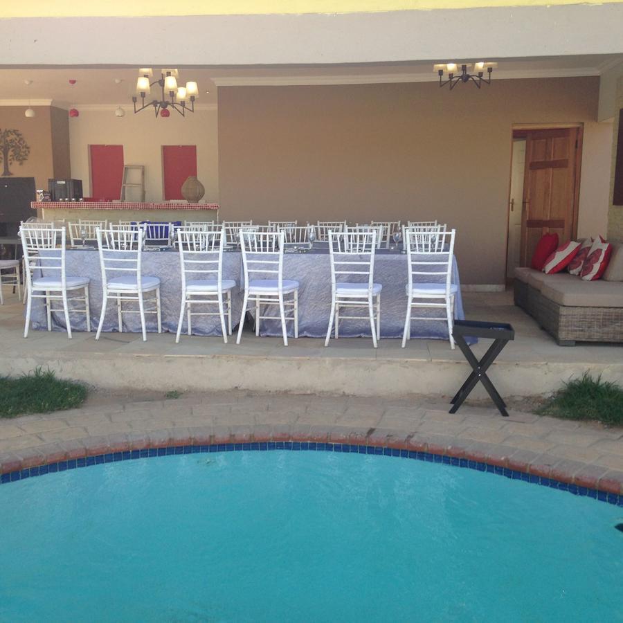 Sunflower Court Bed And Breakfast Габороне Екстериор снимка